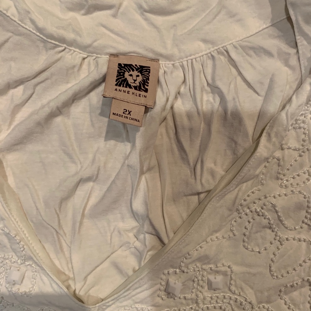 Two tops - Picture 4 of 4